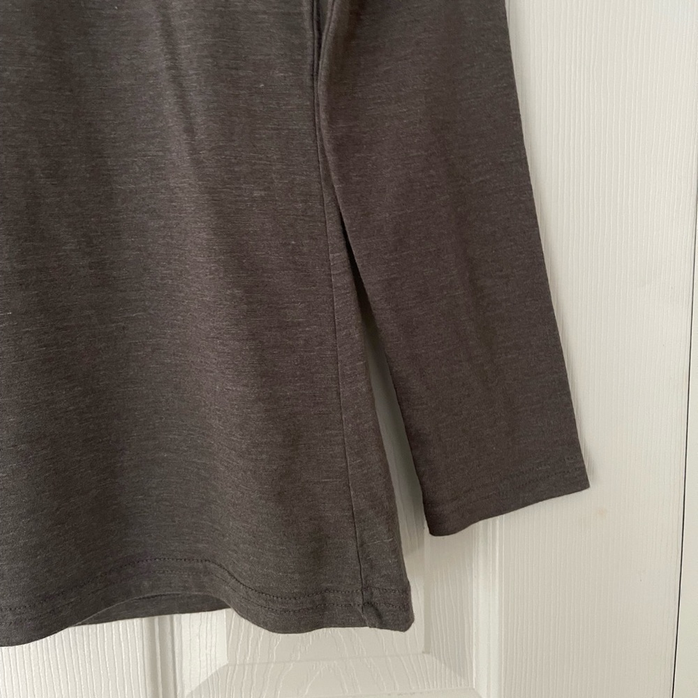 Grey tee - Picture 4 of 4